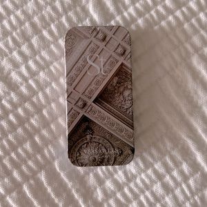 Seint “Versailles” highlight